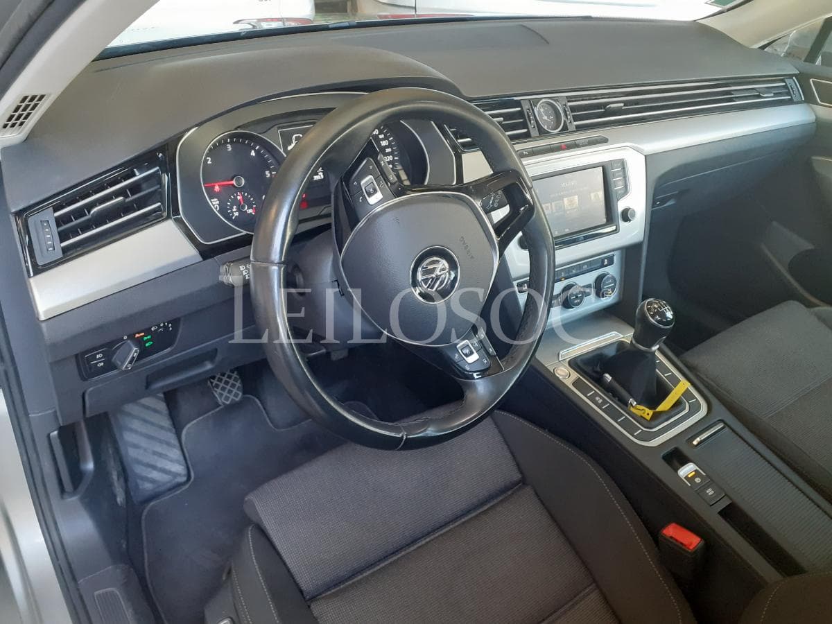 Volkswagen Passat 1.6 TDI · Ano 2016 — imagem 10