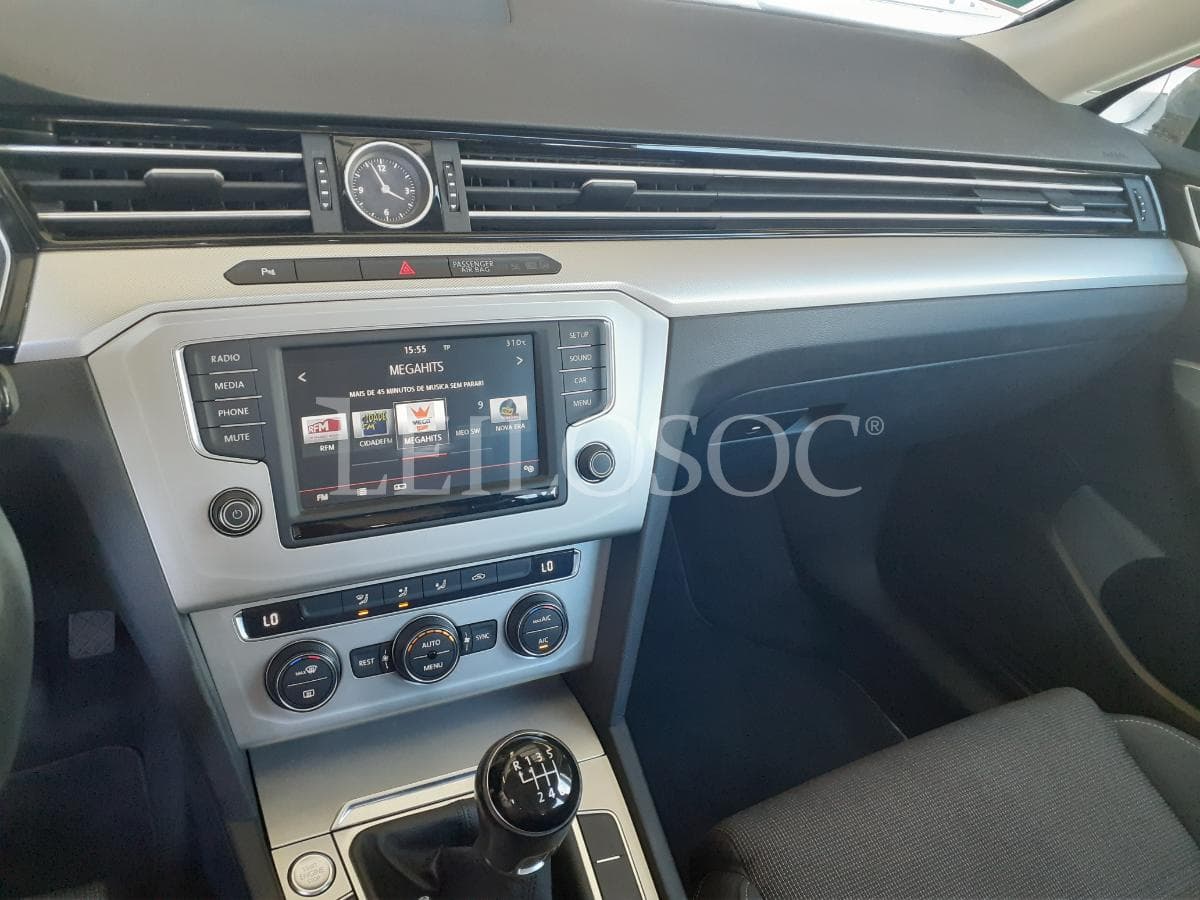 Volkswagen Passat 1.6 TDI · Ano 2016 — imagem 13