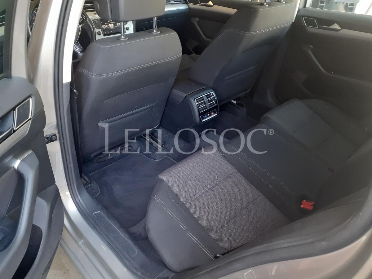 Volkswagen Passat 1.6 TDI · Ano 2016 — imagem 17