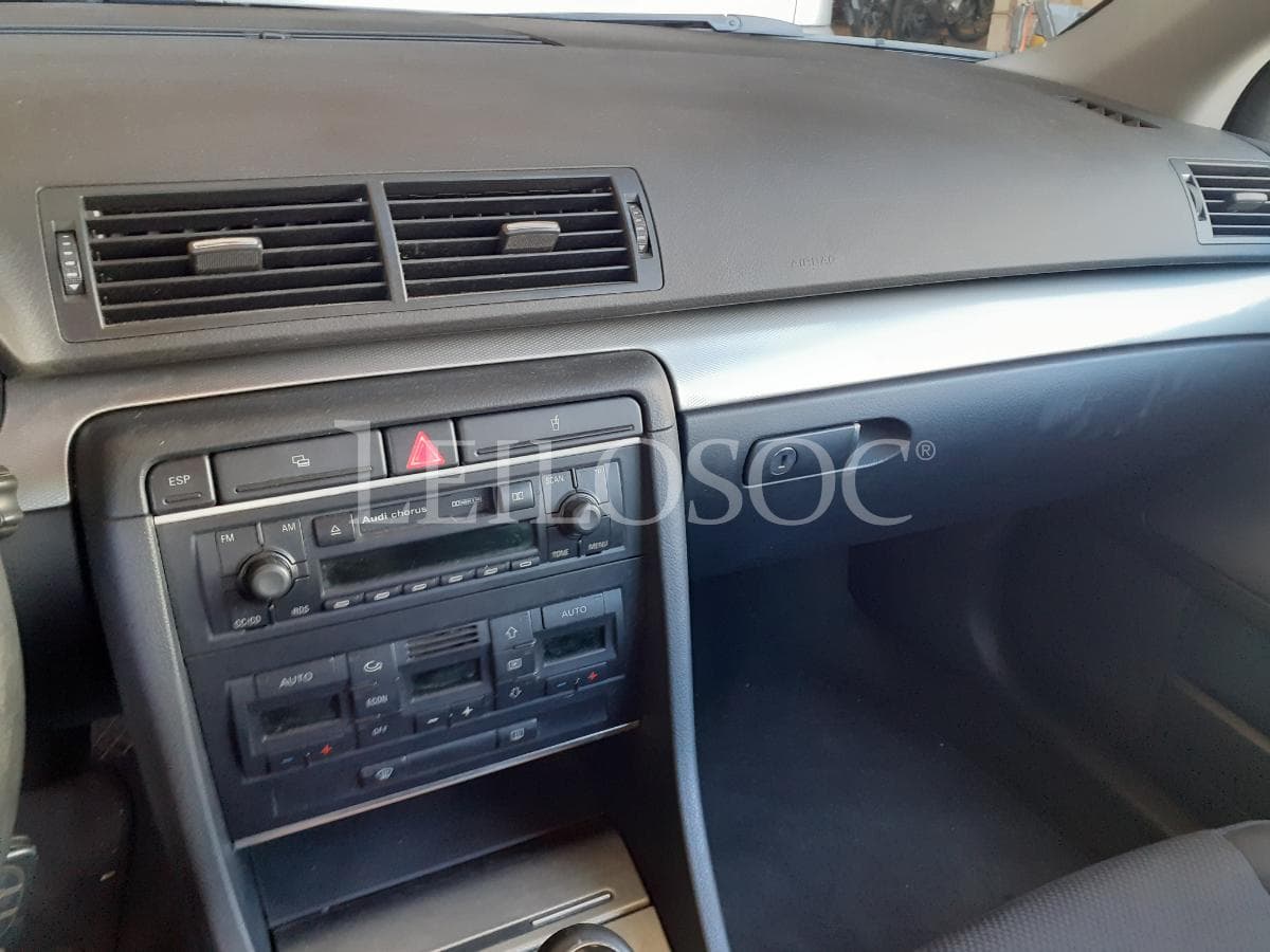 Audi A4 1.9 TDI · Ano 2002 — image 11