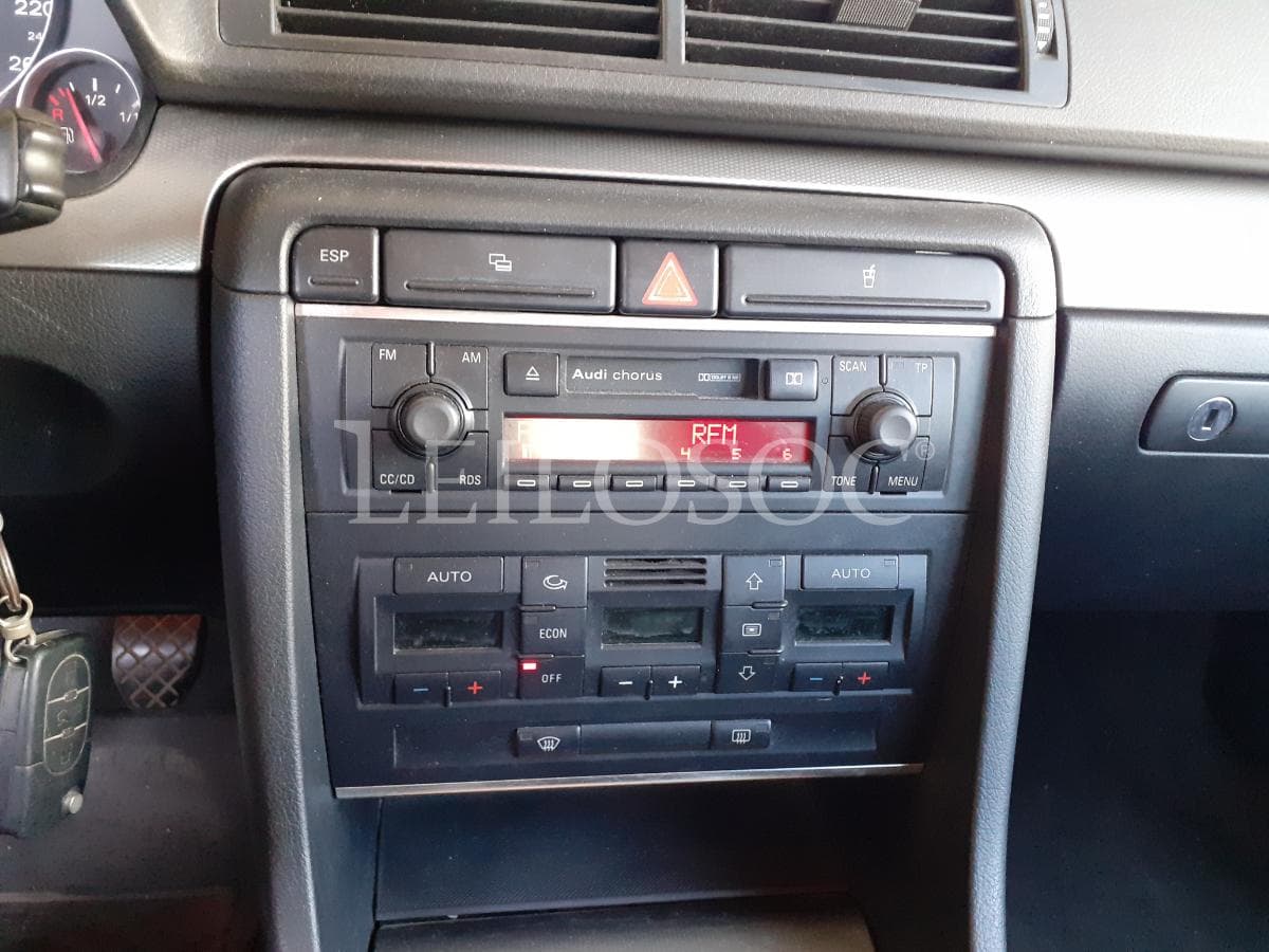 Audi A4 1.9 TDI · Ano 2002 — image 14