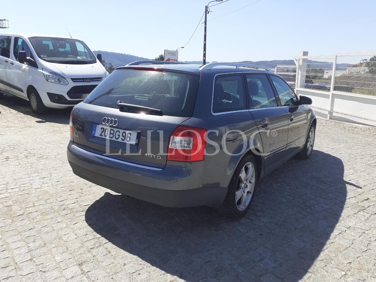Audi A4 1.9 TDI · Ano 2002 — image 4
