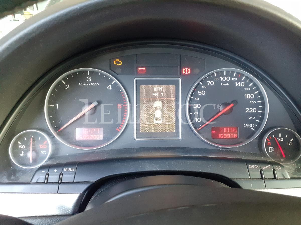 Audi A4 1.9 TDI · Ano 2002 — image 13