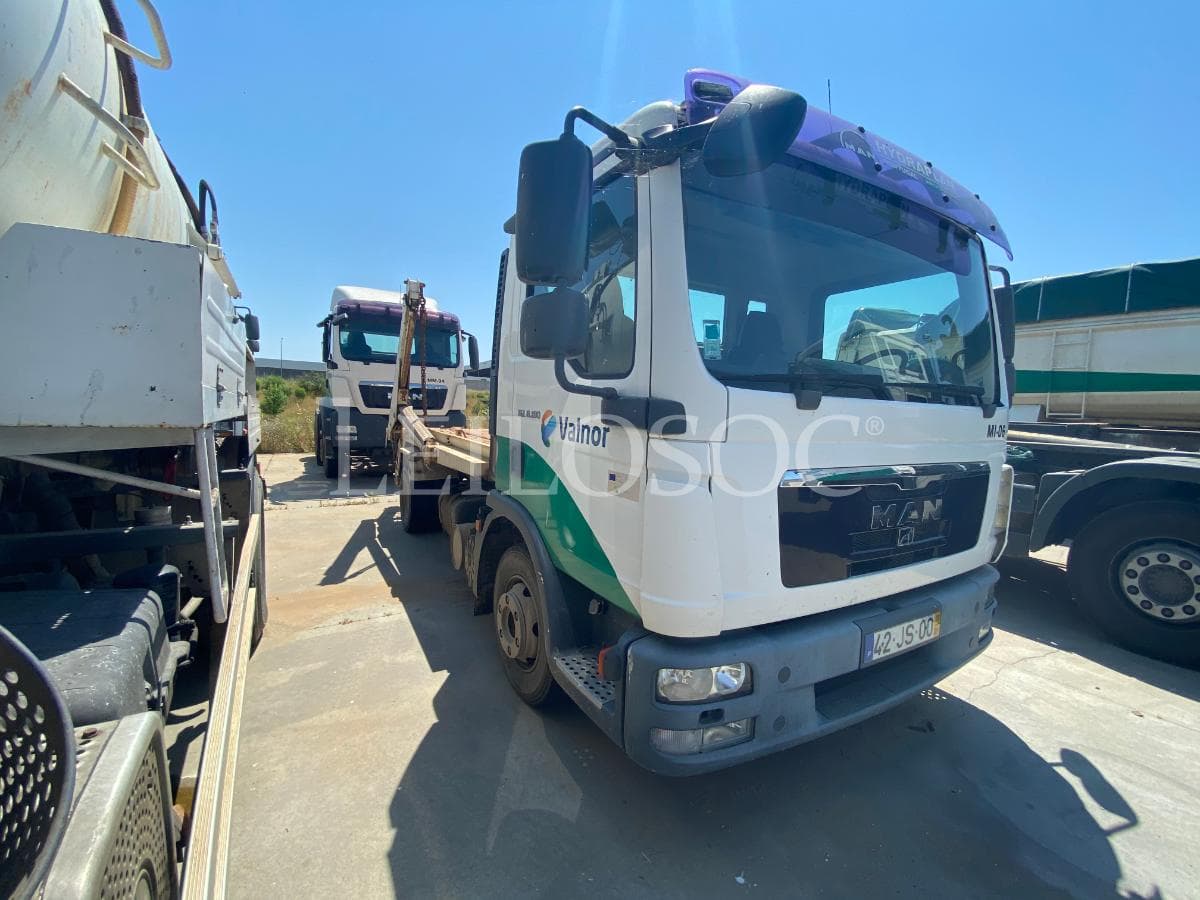 MAN 8.180 4x2 BB — imagem 2