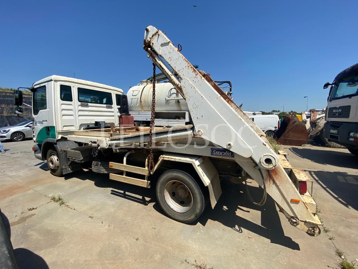MAN 8.180 4x2 BB — imagem 4
