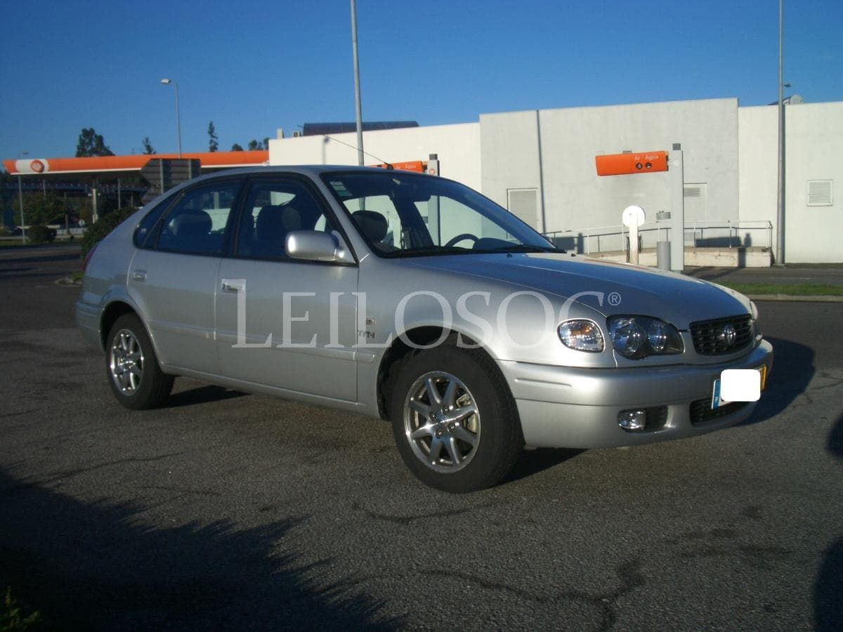 Toyota Corolla Liftback 1.4 VVTI · 16v · 95cv · Ano 2000 — image 3