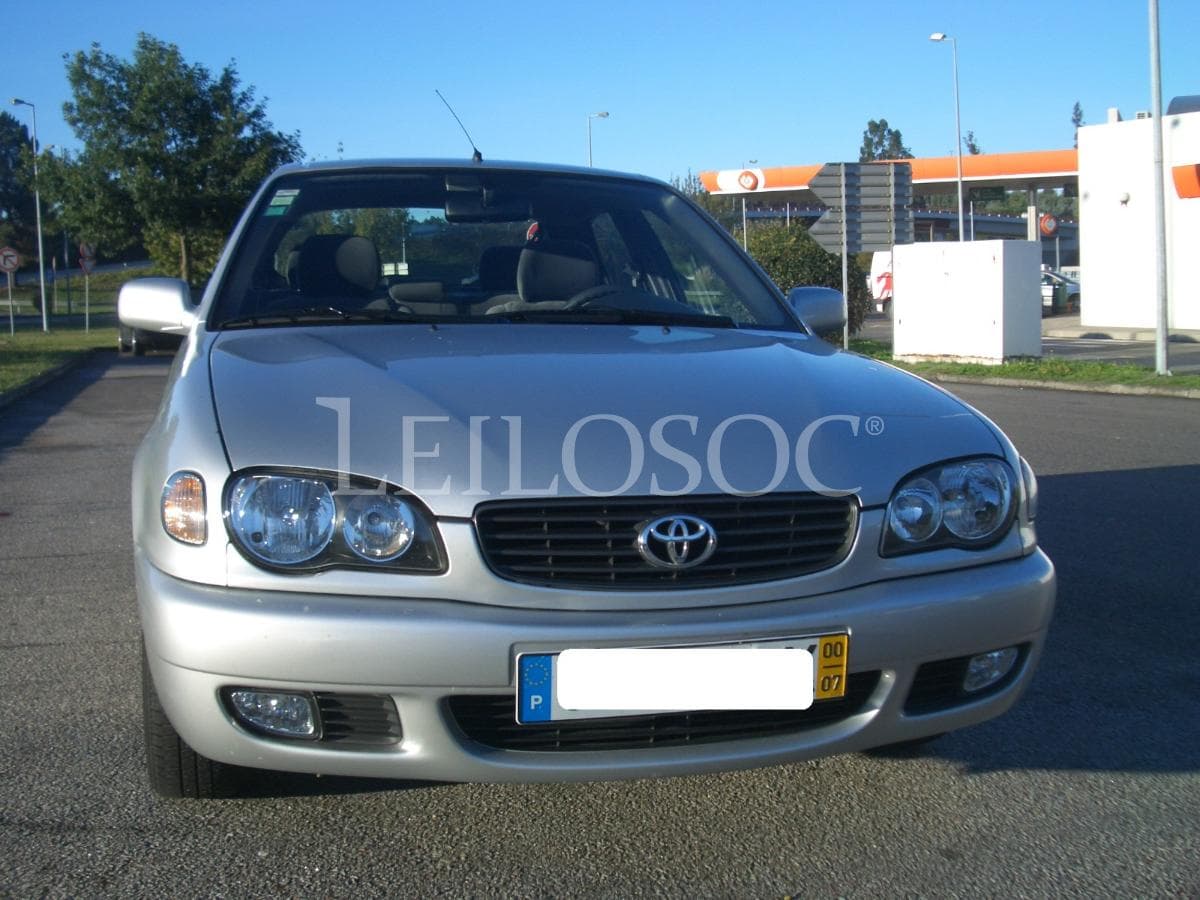 Toyota Corolla Liftback 1.4 VVTI · 16v · 95cv · Ano 2000 — image 2