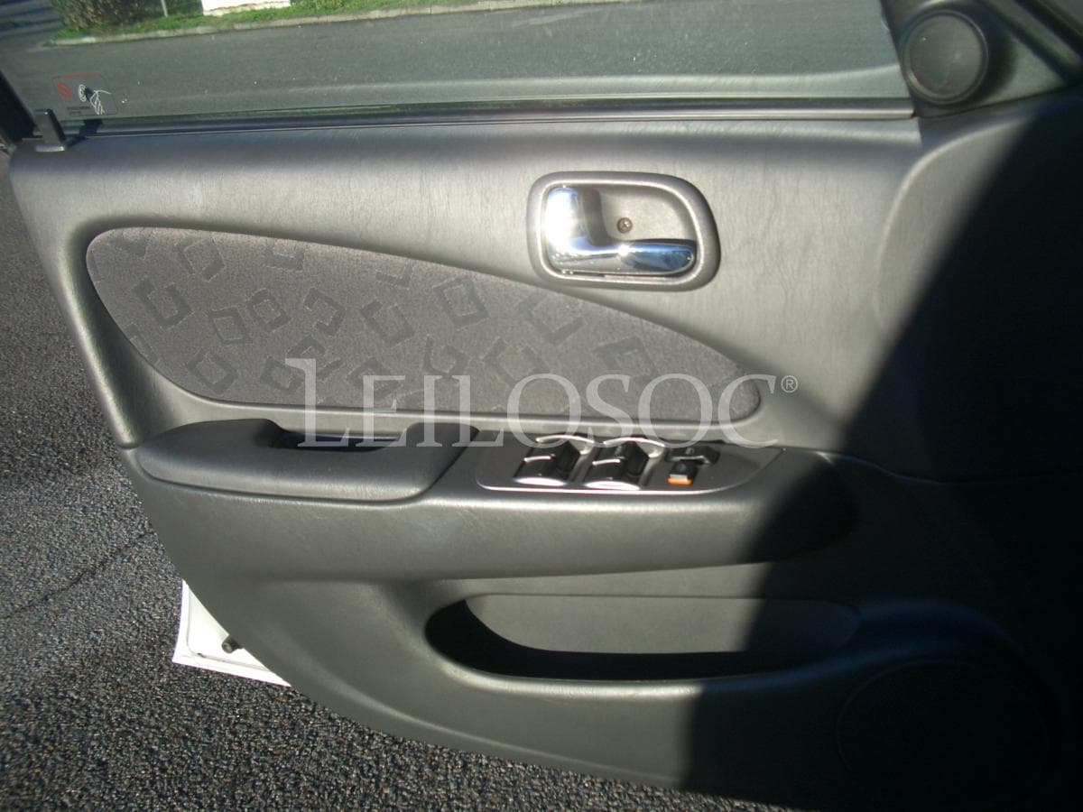 Toyota Corolla Liftback 1.4 VVTI · 16v · 95cv · Ano 2000 — image 10