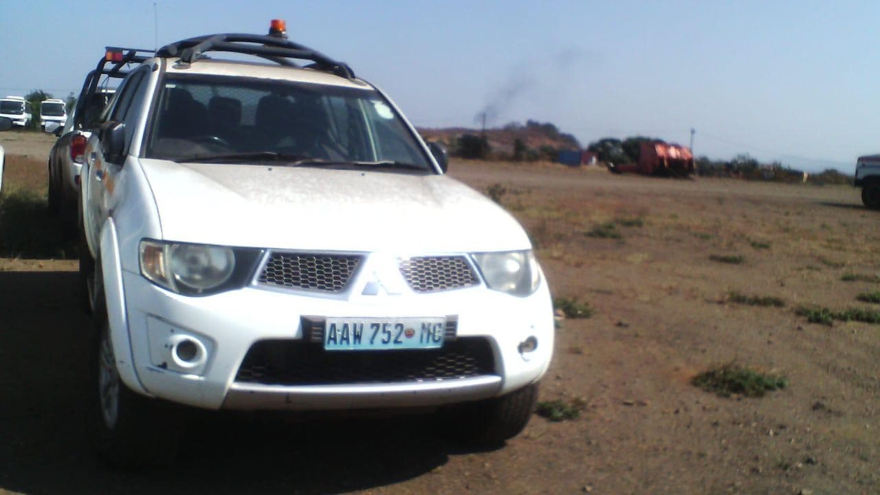 Mitsubishi TRITON · — imagen 1