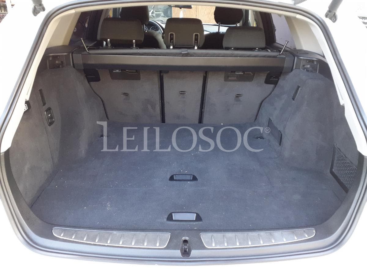 BMW 316 D Touring · Ano 2013 — imagem 16