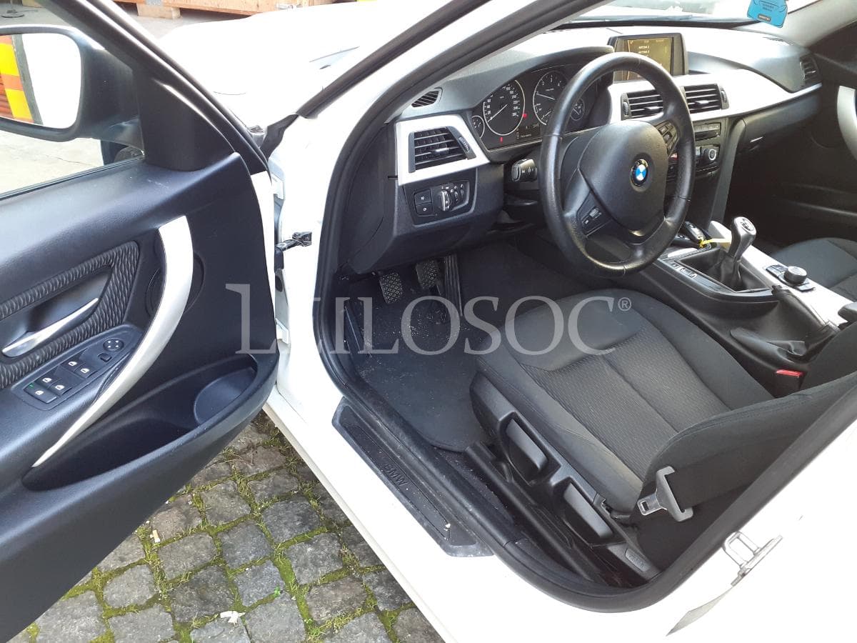 BMW 316 D Touring · Ano 2013 — imagem 7