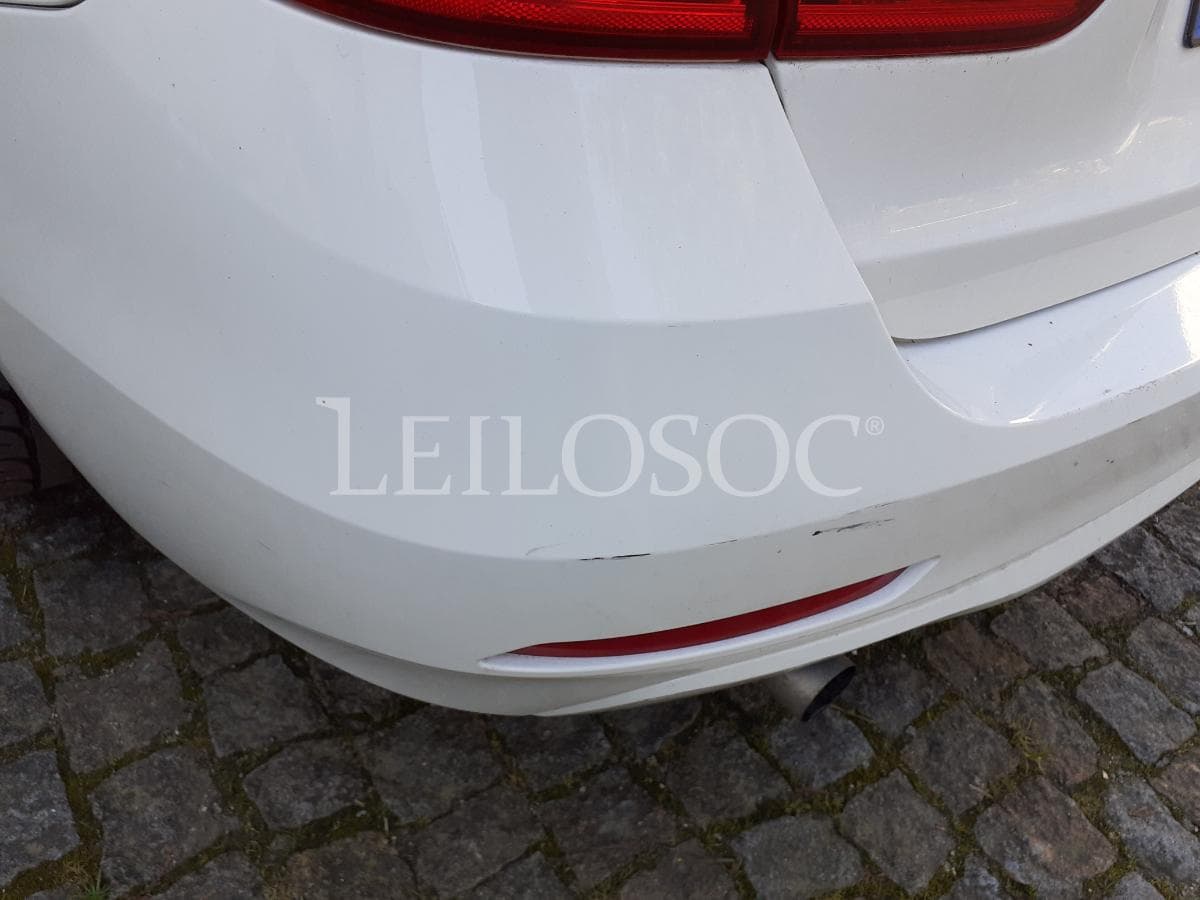BMW 316 D Touring · Ano 2013 — imagem 20