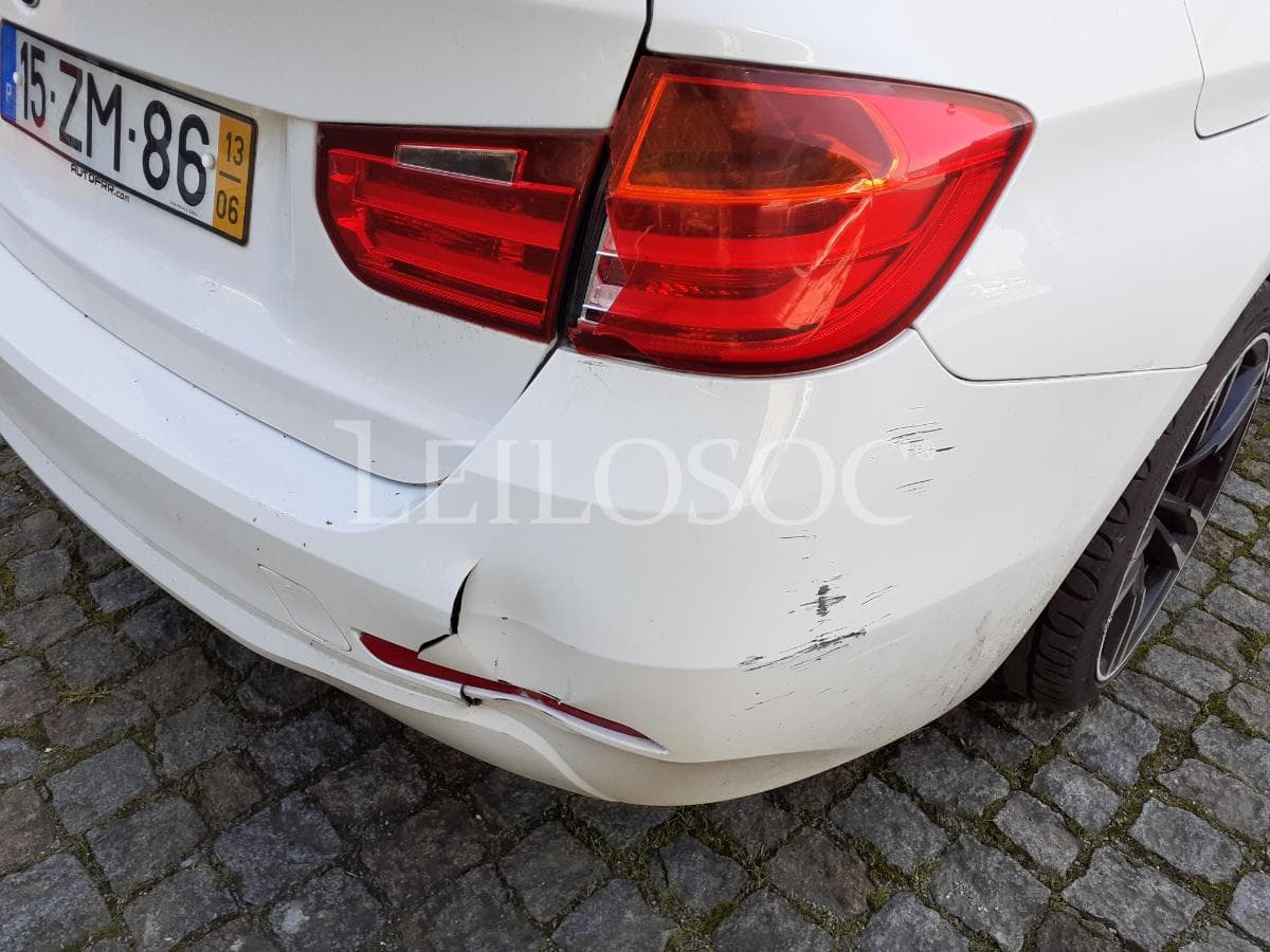 BMW 316 D Touring · Ano 2013 — imagem 22