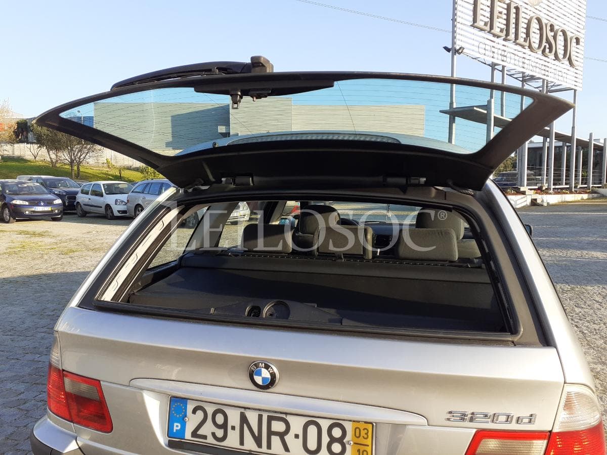 BMW 320 D Touring · Ano 2003 — image 18