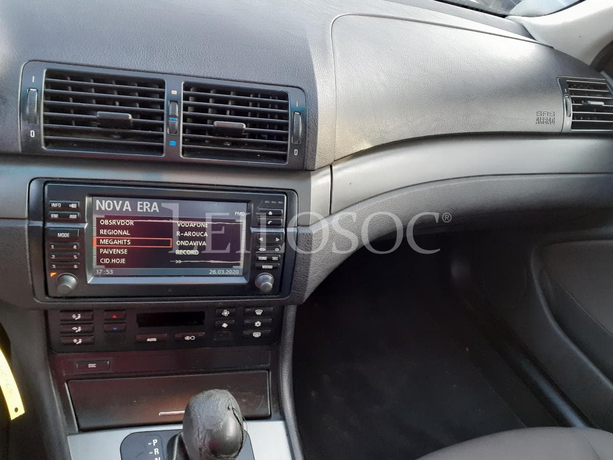 BMW 320 D Touring · Ano 2003 — image 14