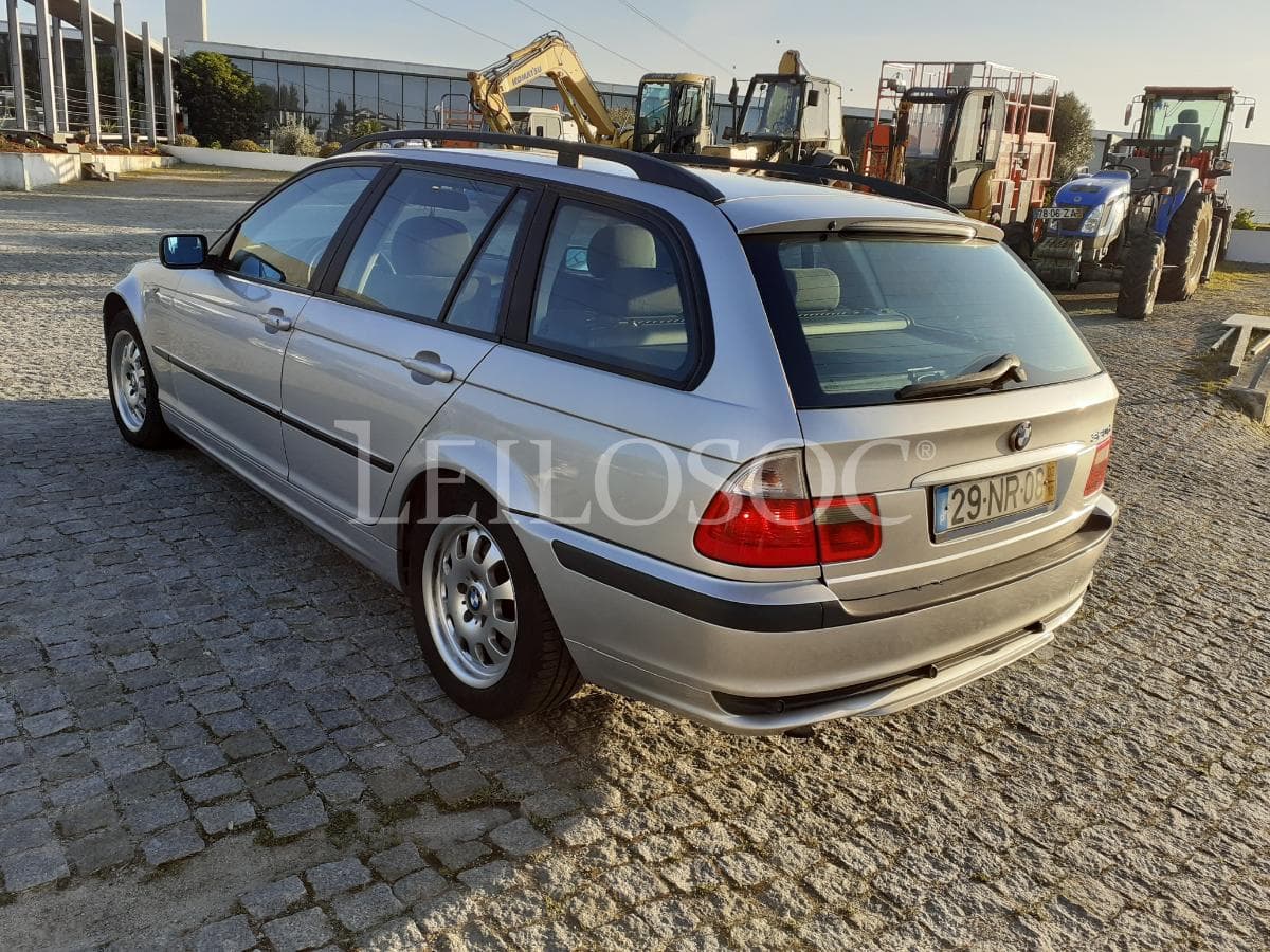 BMW 320 D Touring · Ano 2003 — image 6