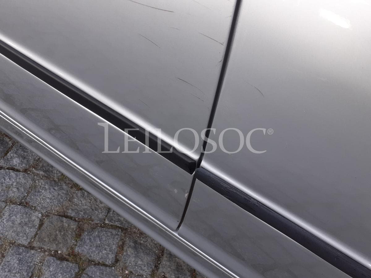 BMW 320 D Touring · Ano 2003 — image 21