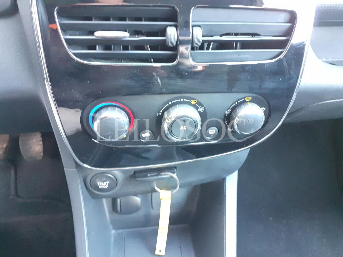 Renault Clio ST 1.5 DCI · Ano 2014 — imagem 12