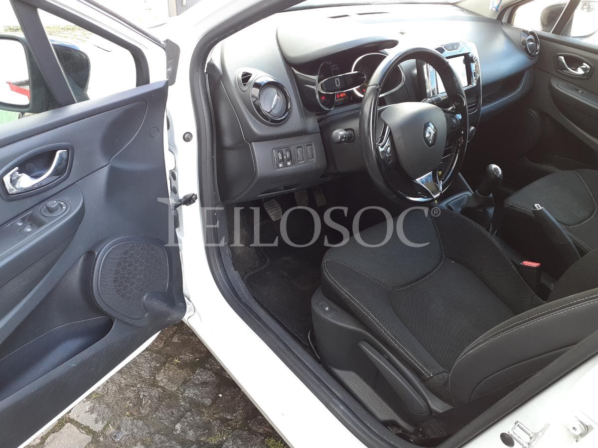 Renault Clio ST 1.5 DCI · Ano 2014 — imagem 7