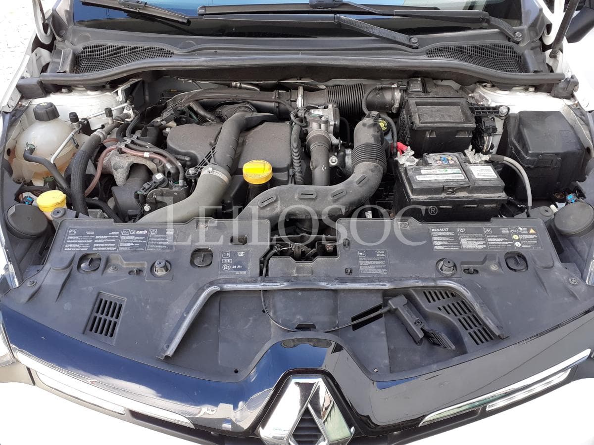 Renault Clio ST 1.5 DCI · Ano 2014 — imagem 17