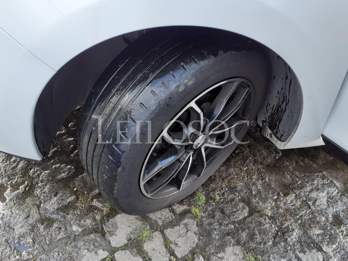 Renault Clio ST 1.5 DCI · Ano 2014 — imagem 21