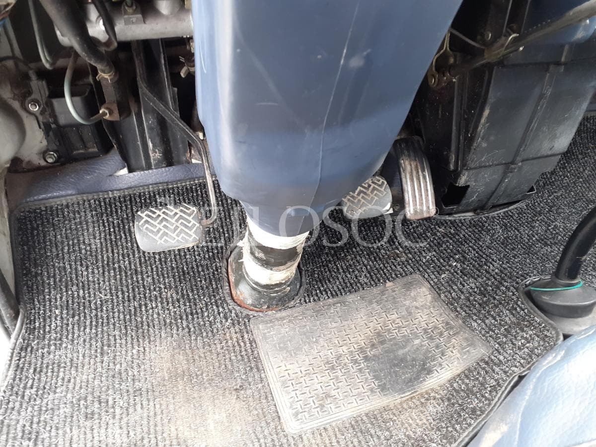 Isuzu NKR 2.8 · Ano 1994 — imagen 9