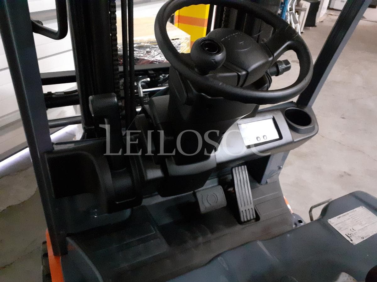 Empilhador Toyota · Elétrico · 1800kg — image 7
