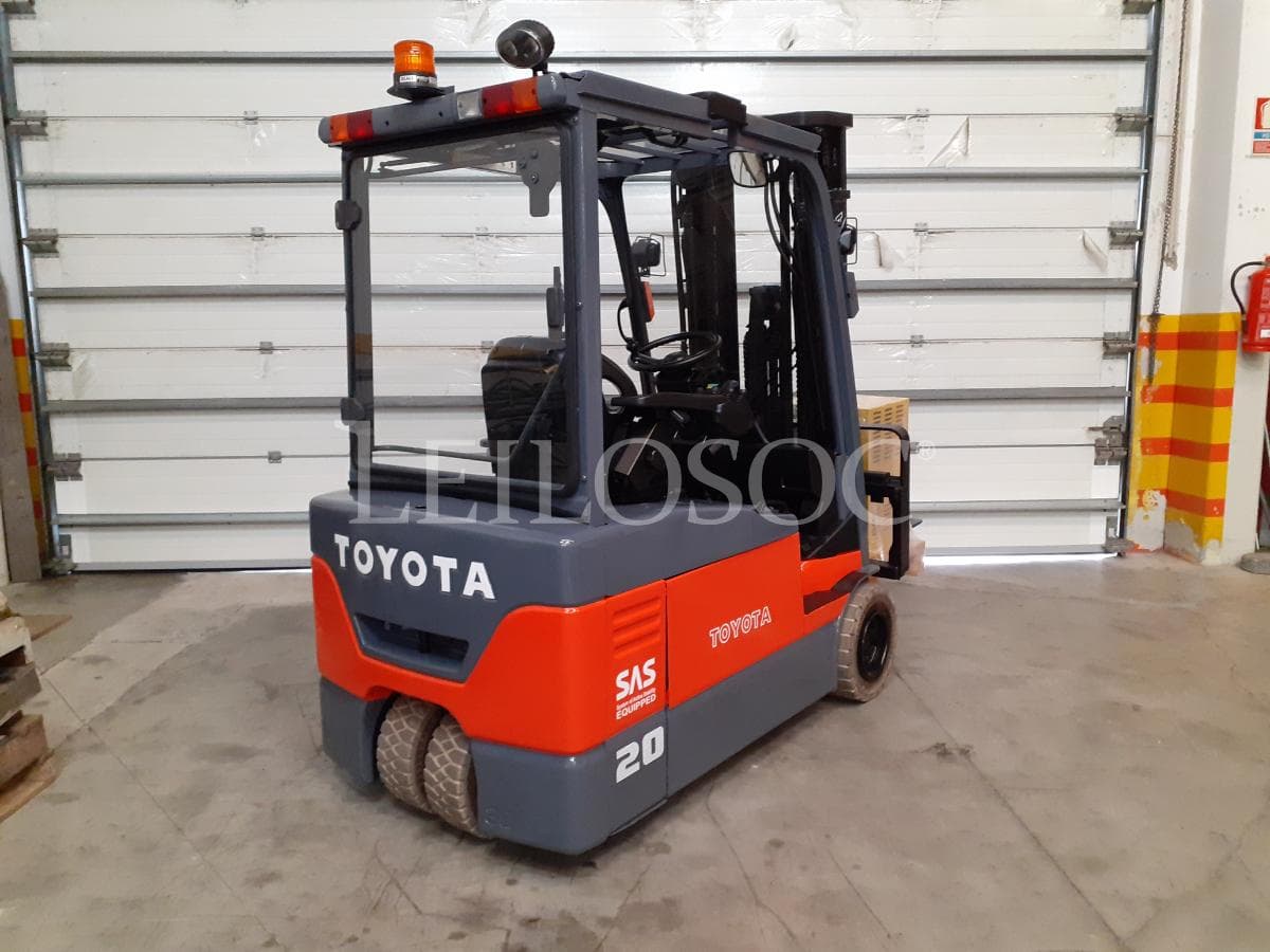 Empilhador Toyota · Elétrico · 2000kg — imagen 4