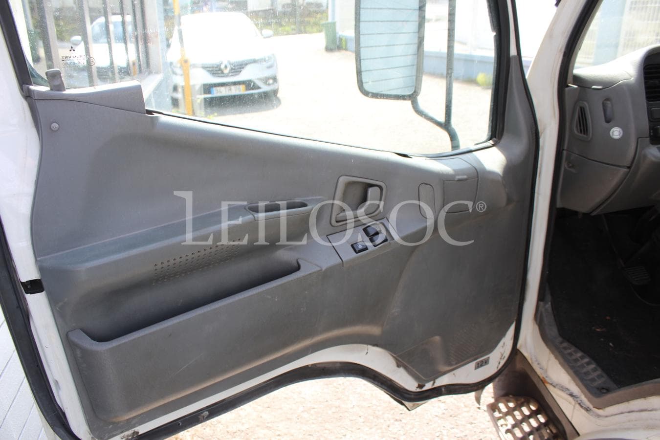 MITSUBISHI CANTER — imagem 6
