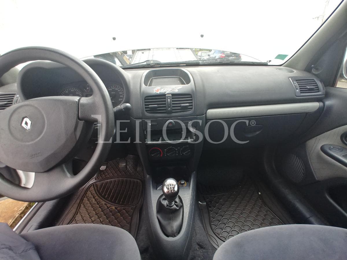 Renault Clio — image 4