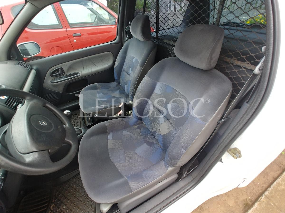 Renault Clio — image 2