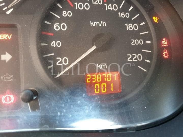 Renault Clio — image 6
