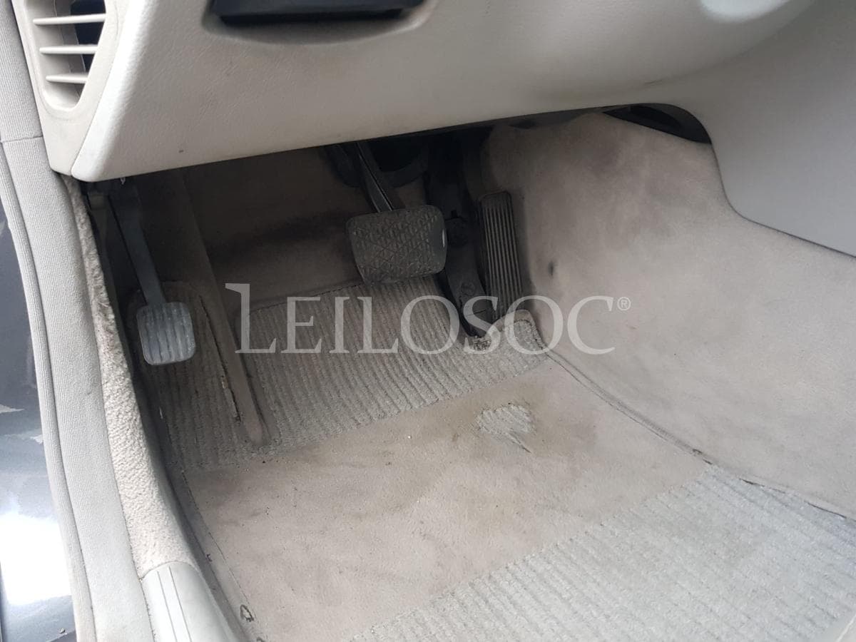 Mercedes-Benz E 220 CDI Avantgard · Ano 2005 — imagen 8