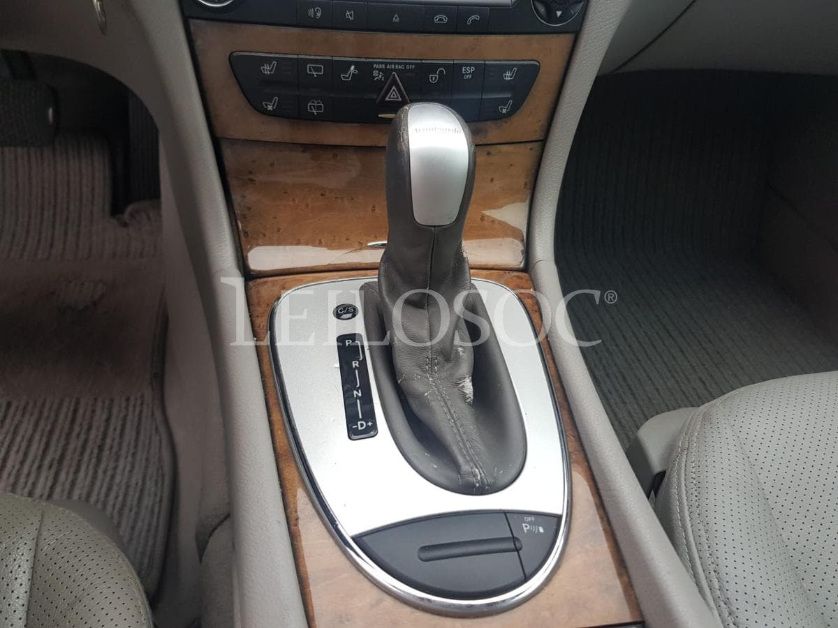 Mercedes-Benz E 220 CDI Avantgard · Ano 2005 — imagen 13