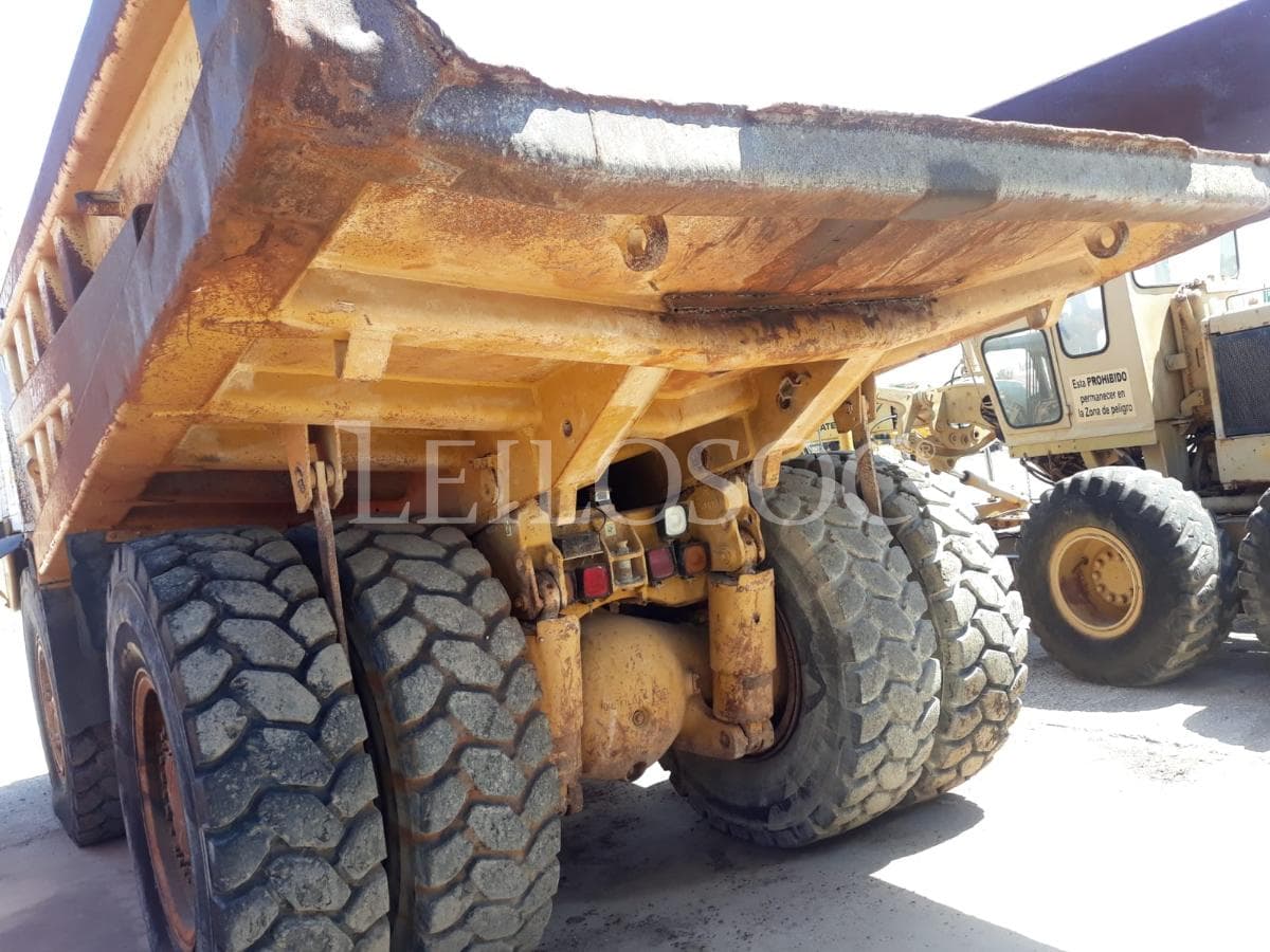 Dumper Caterpillar 769G — image 3