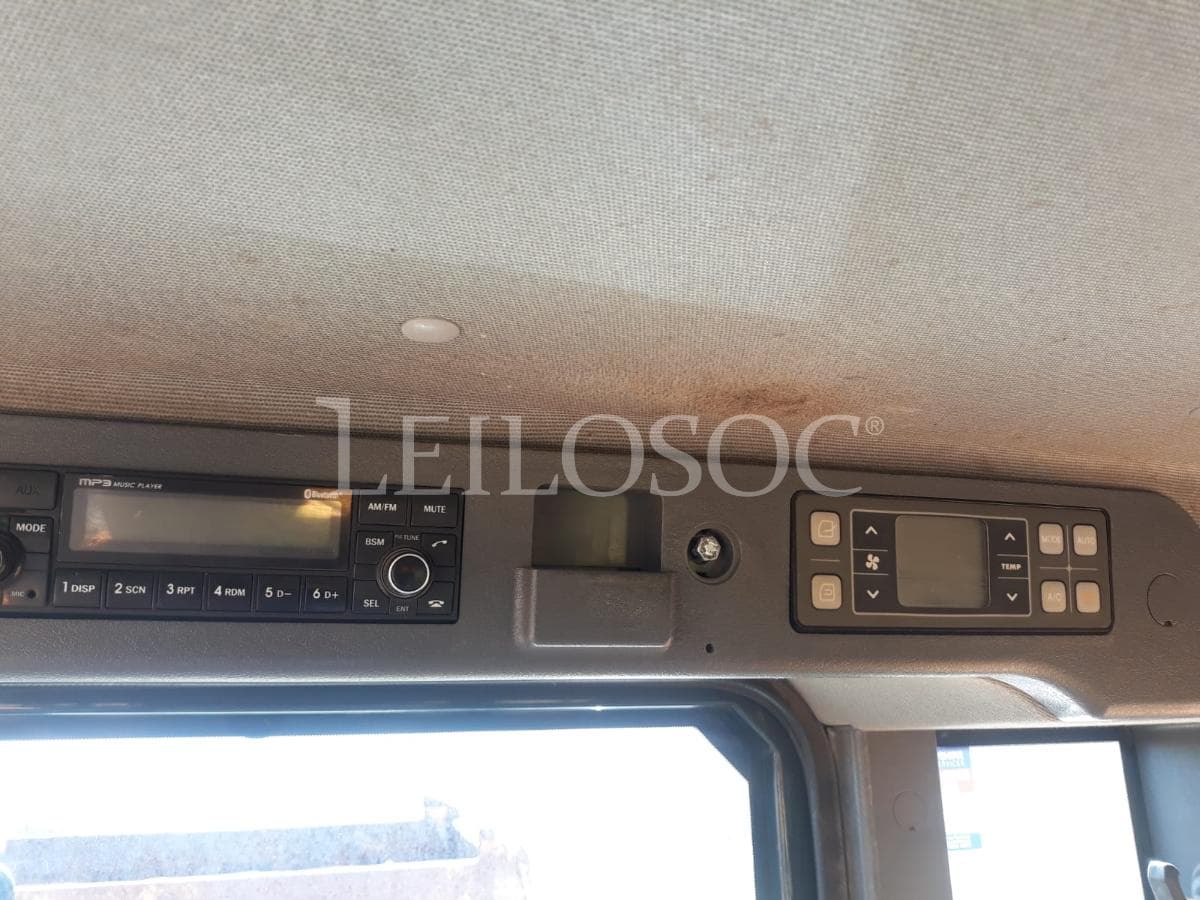 Pala Cargadora Hyundai 757 9A XTD — image 9