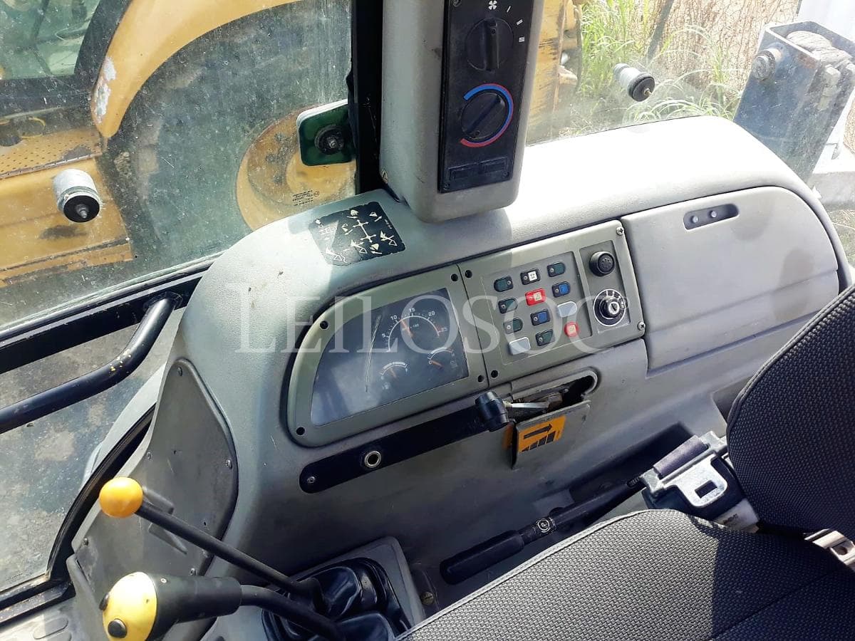 Retro Excavavadora Terex 820 — image 6