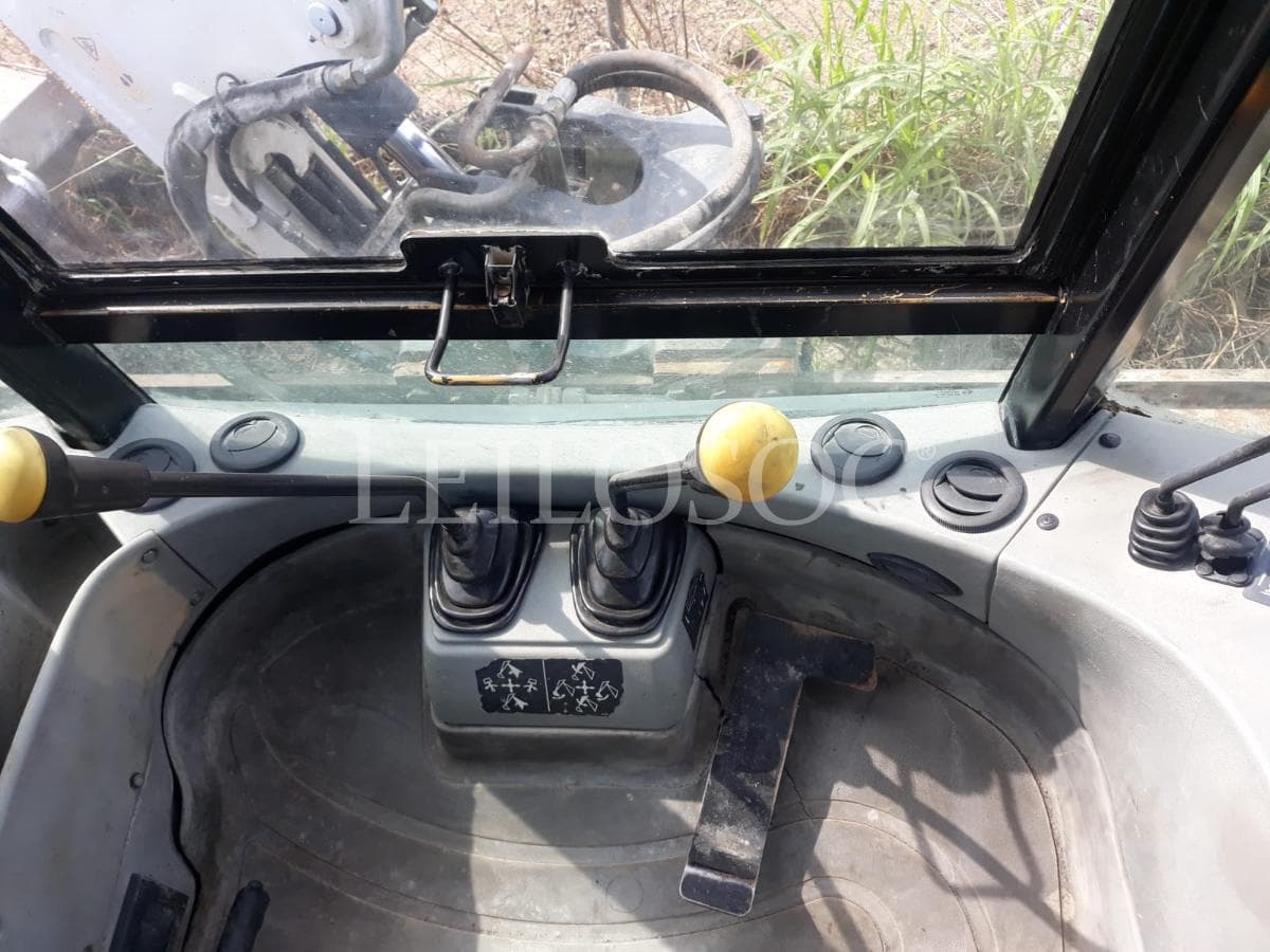 Retro Excavavadora Terex 820 — image 9