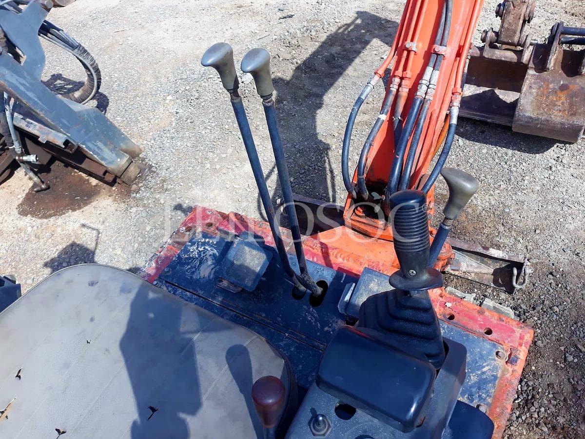 Mini Excavadora Nagano 1.5 ton — image 4
