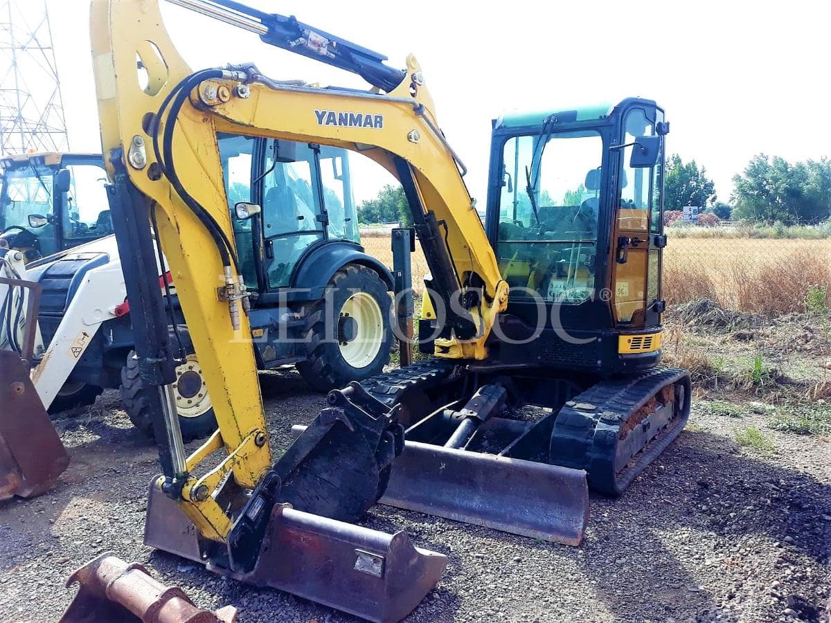 Mini Excavadora Yanmar 4.5 ton — image 2