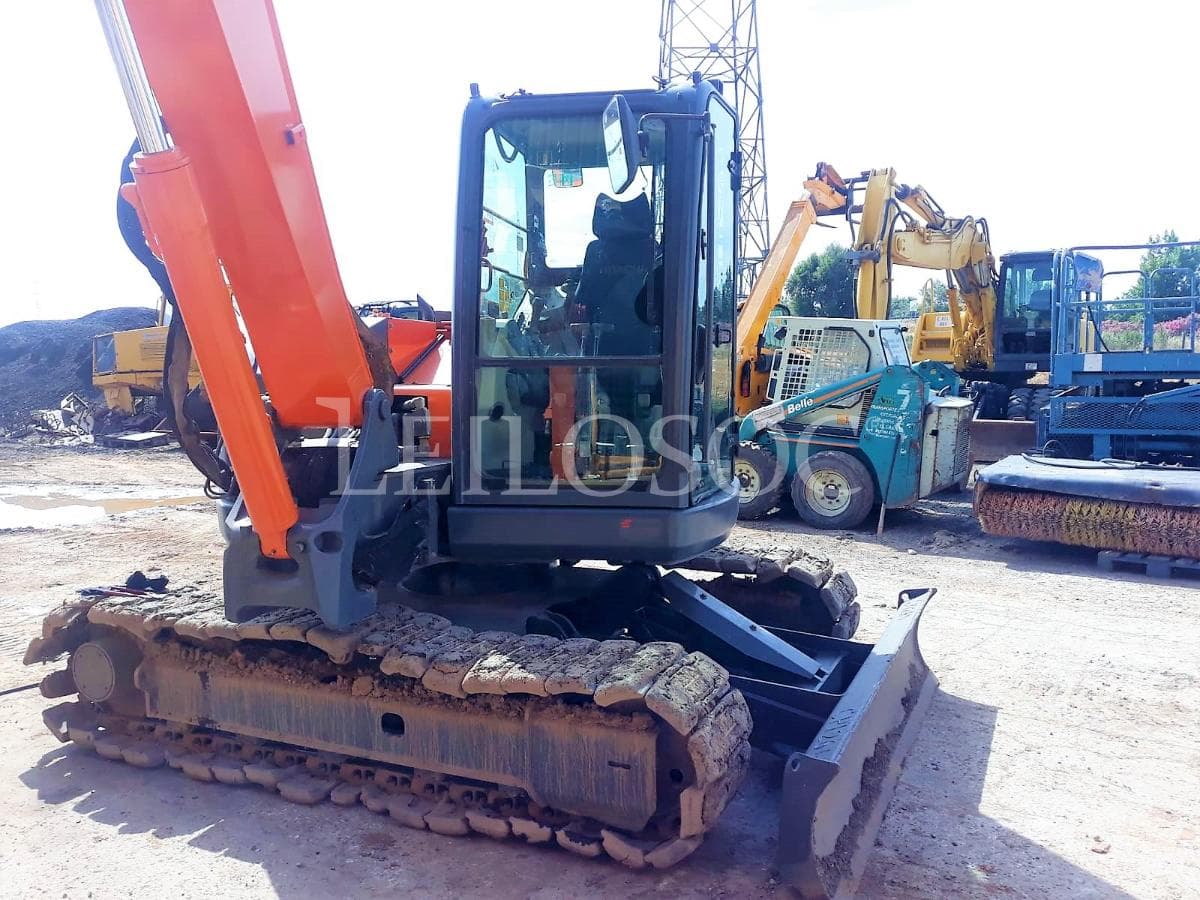 Mini Excavadora Hitachi 8.5 ton — imagem 2
