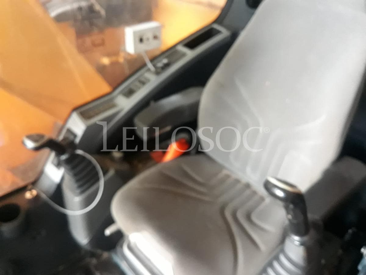 Mini Excavadora Hyundai 14.5 ton — imagem 12