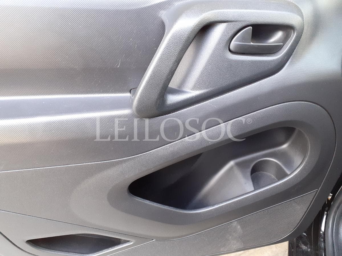 Citroën Berlingo 1.6 HDI · Ano 2016 — image 9
