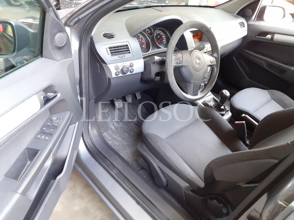 Opel Astra Station Wagon 1.3 CDTI · Ano 2006 — imagem 7