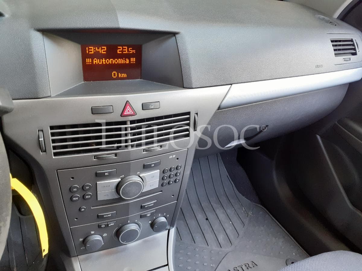 Opel Astra Station Wagon 1.3 CDTI · Ano 2006 — imagem 11