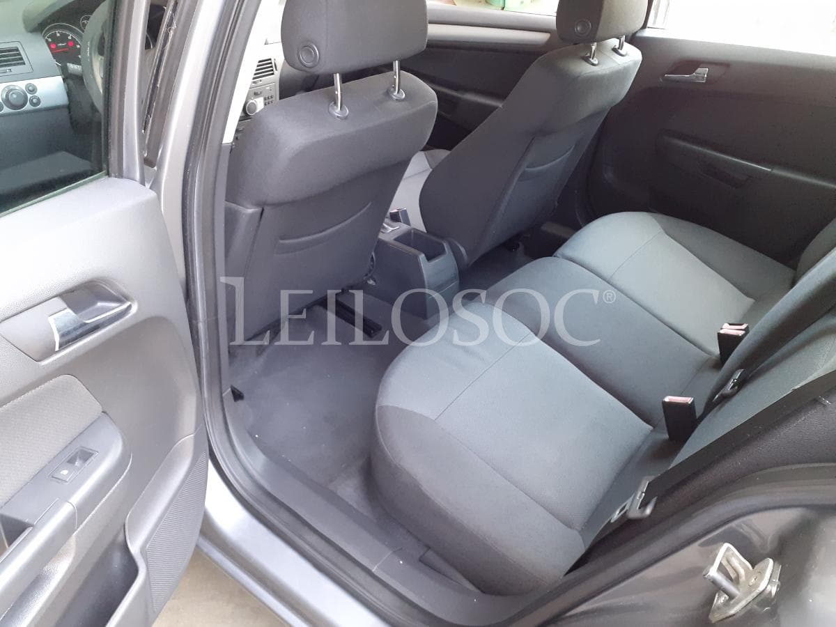Opel Astra Station Wagon 1.3 CDTI · Ano 2006 — imagem 17