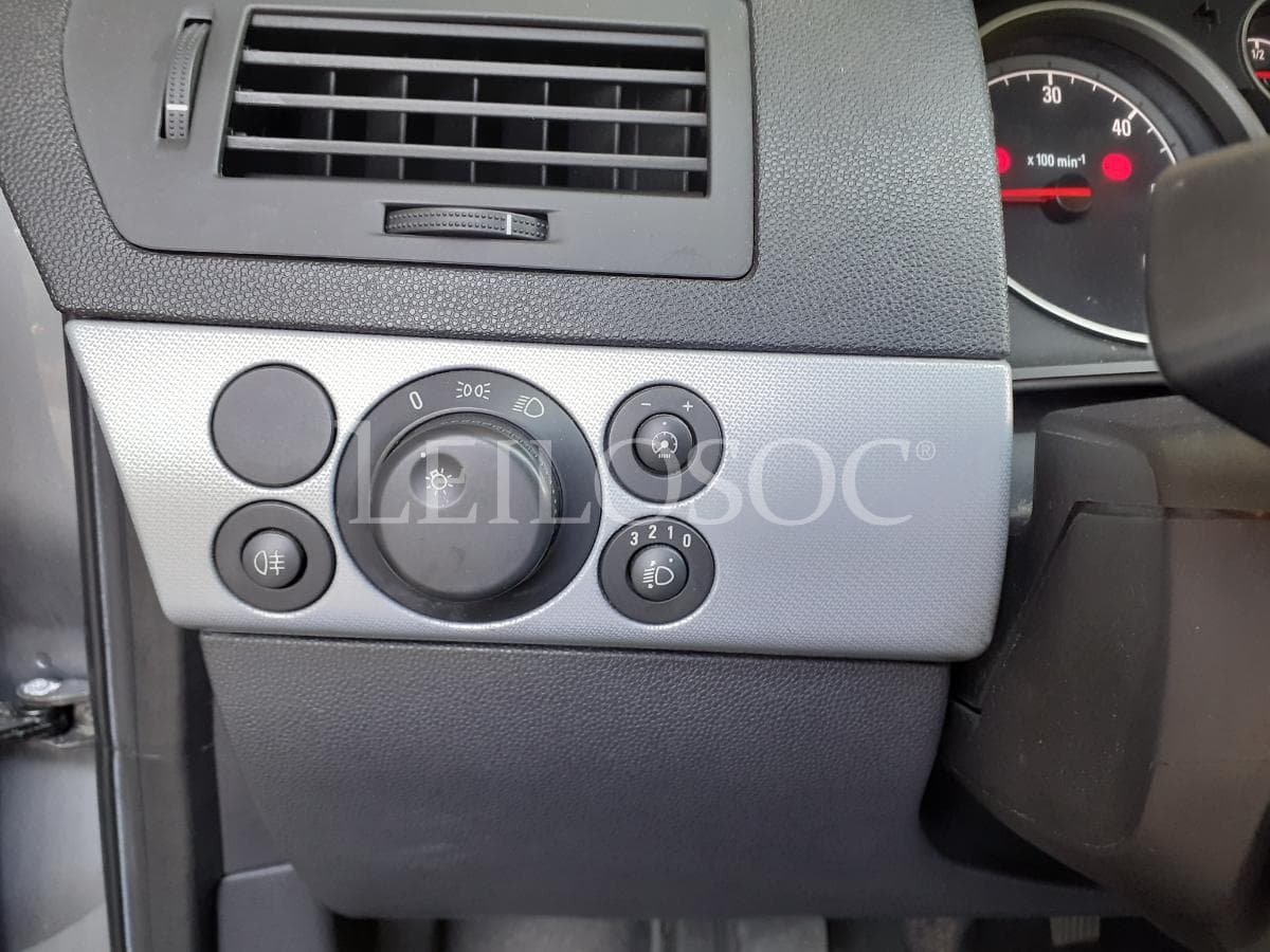 Opel Astra Station Wagon 1.3 CDTI · Ano 2006 — imagem 12