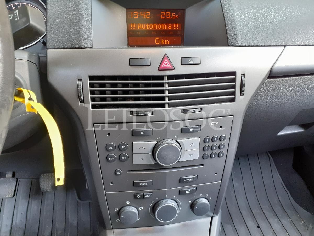 Opel Astra Station Wagon 1.3 CDTI · Ano 2006 — imagem 13