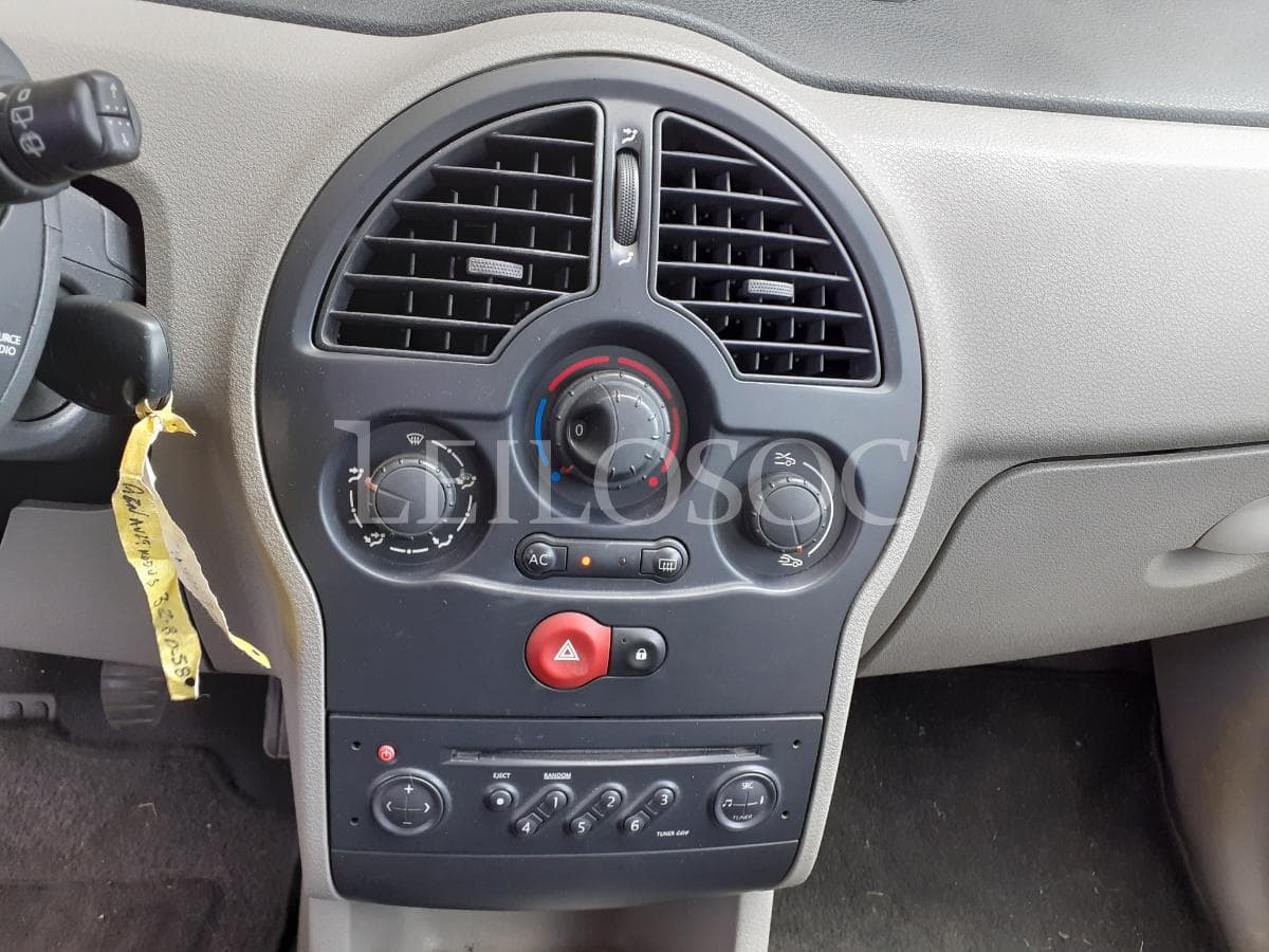 Renault Modus 1.5 DCI · Ano 2006 — image 14
