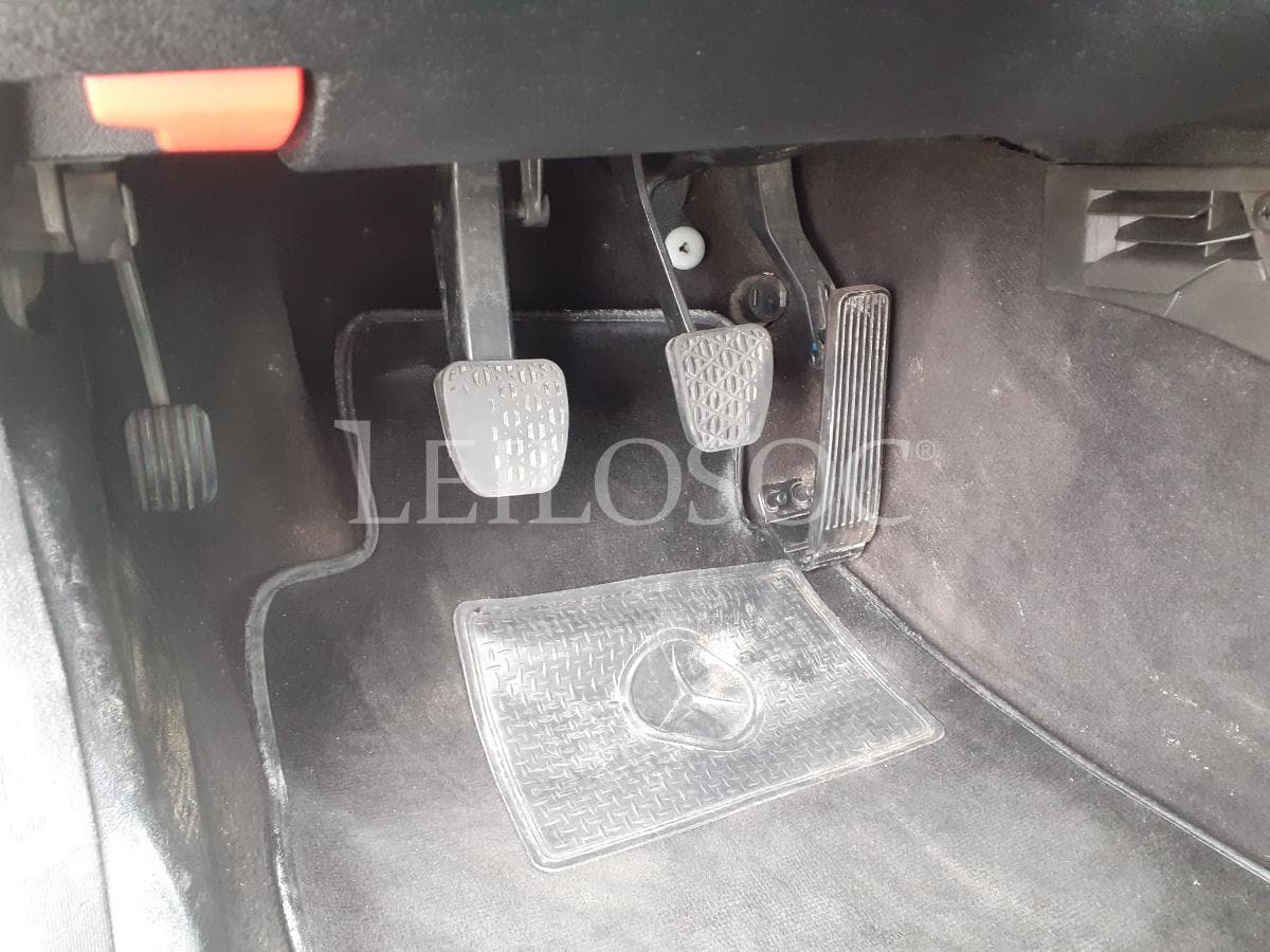 Mercedes-Benz C220 CDI · Ano 2000 — imagem 8